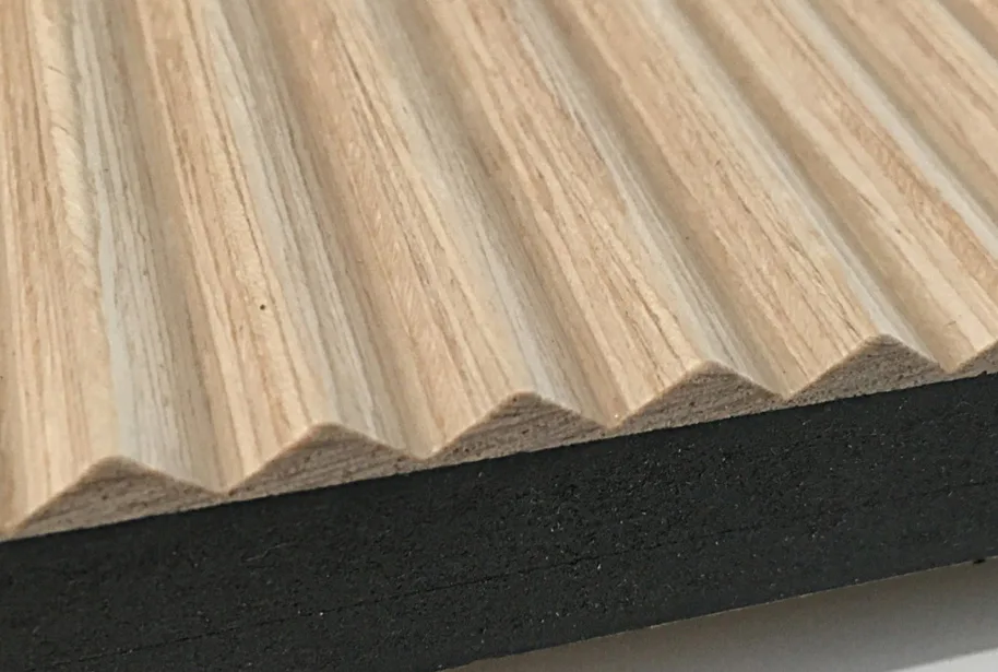 S6 P10 – bold, space-defining batten.